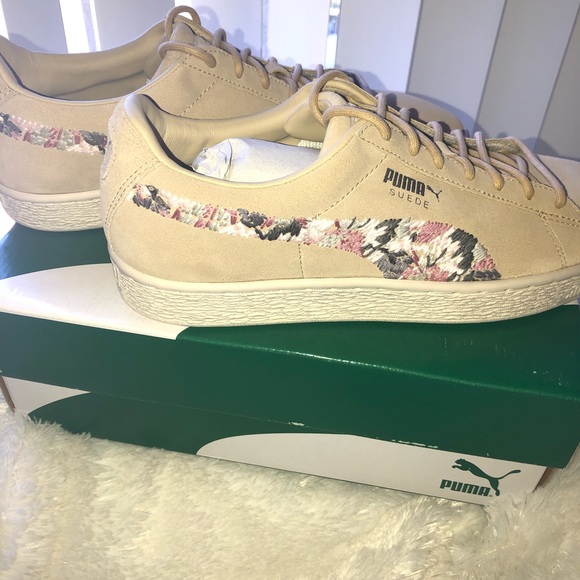 Puma Shoes - SALE!! Puma Suede Sunfade Sneakers